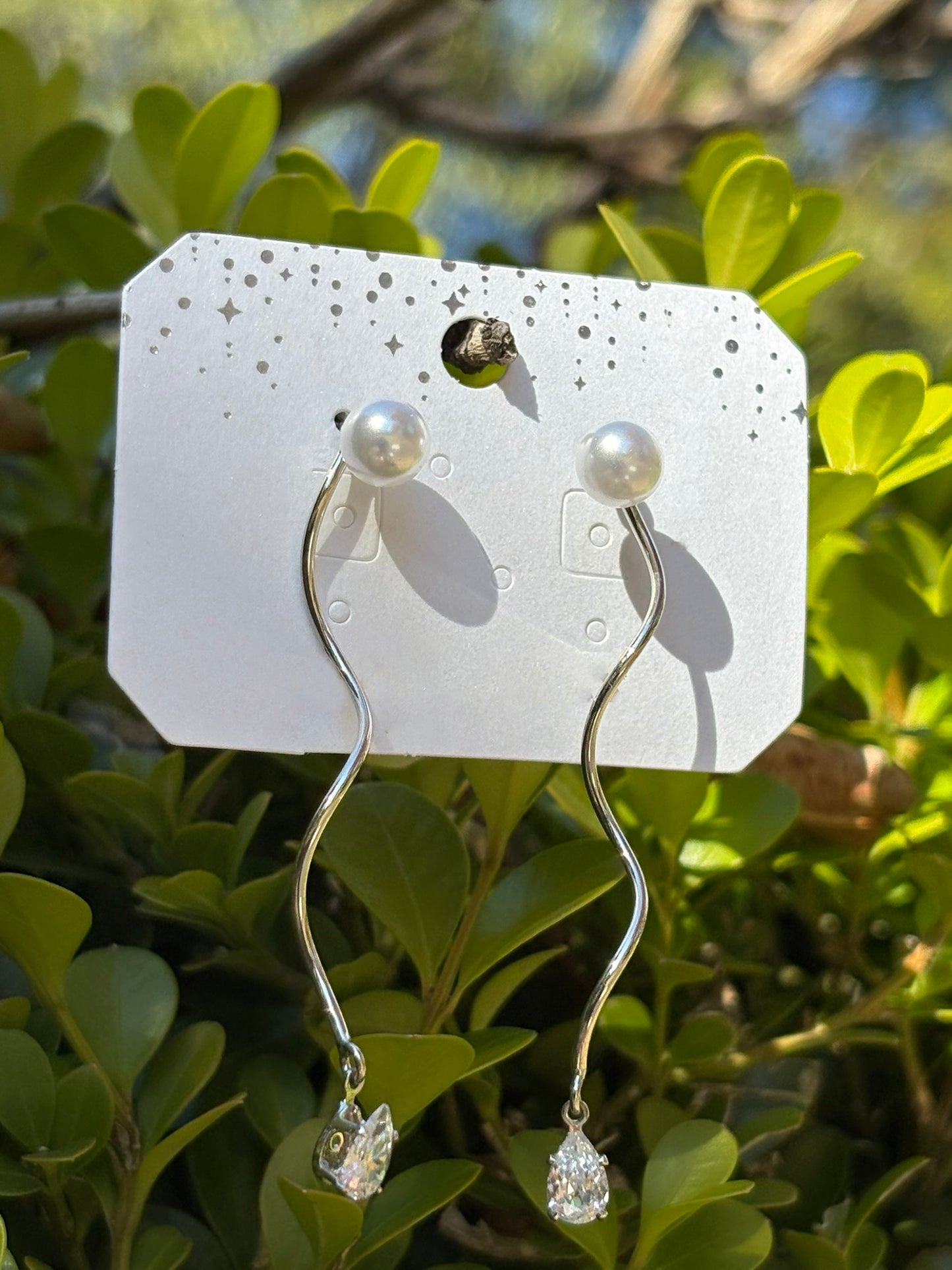 きらめくウェーブイヤリング- Sparkling Wave Earrings