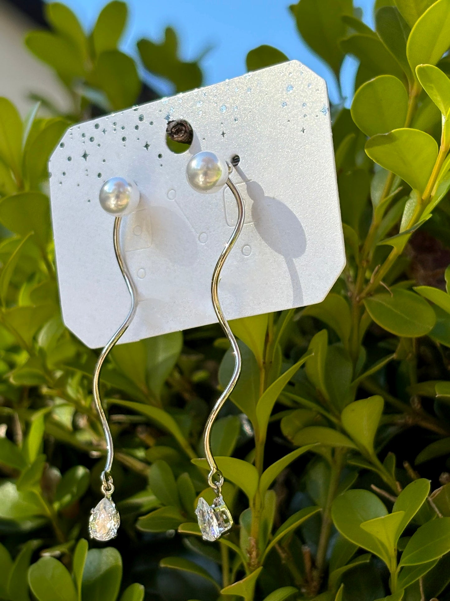 きらめくウェーブイヤリング- Sparkling Wave Earrings